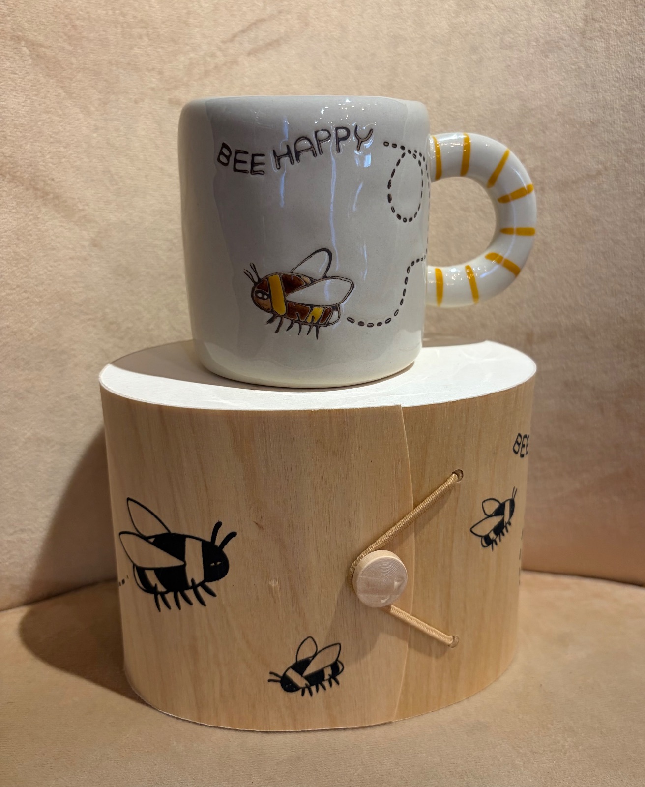 Bee happy🐝🐝
